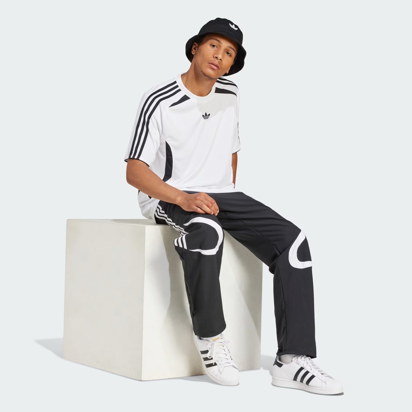 JC6228 ADIDAS APP ADICOLOR MALE