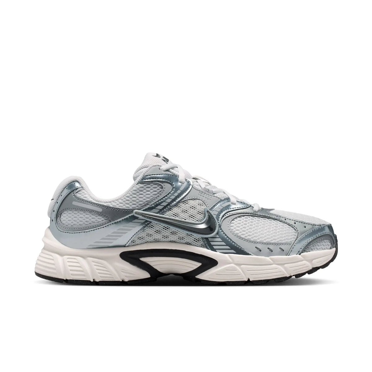 NIKE V5 RNR PLATEADA